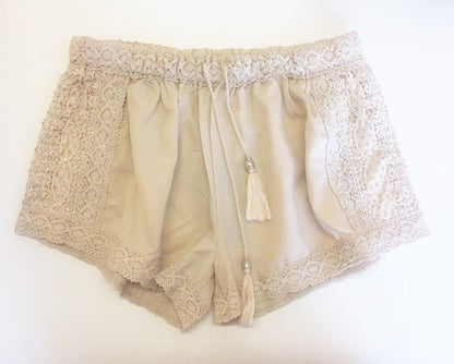 Victoria Shorts m. blonde og sten - beige - Staun Denmark - Til hverdag og fest